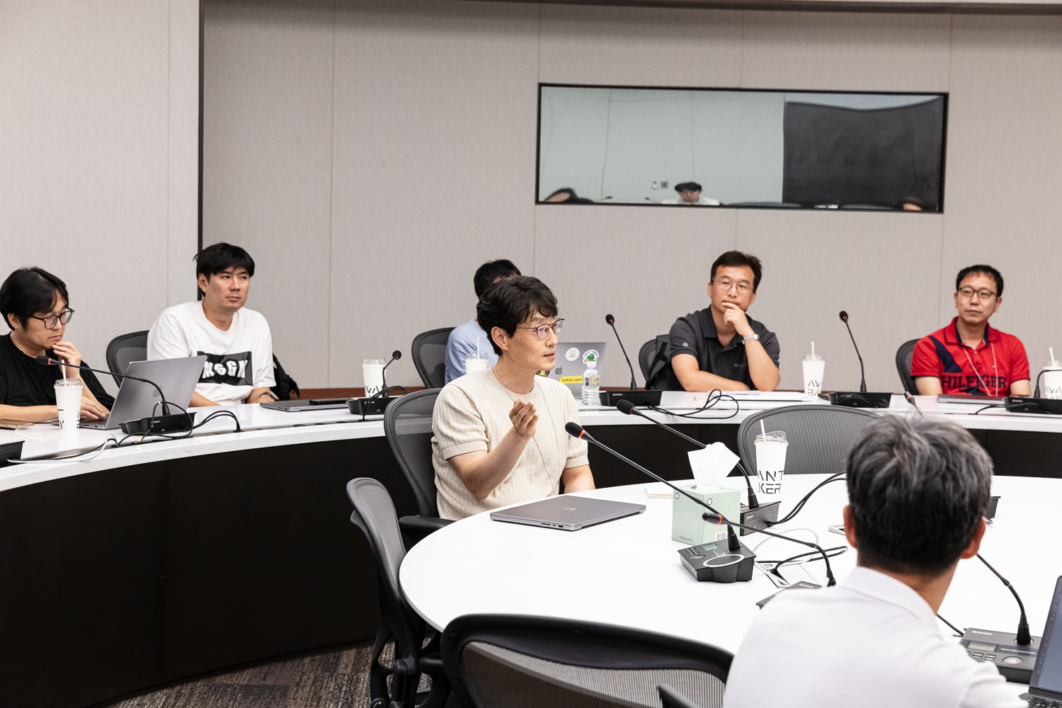 고민을 나누는 GD와 리더들